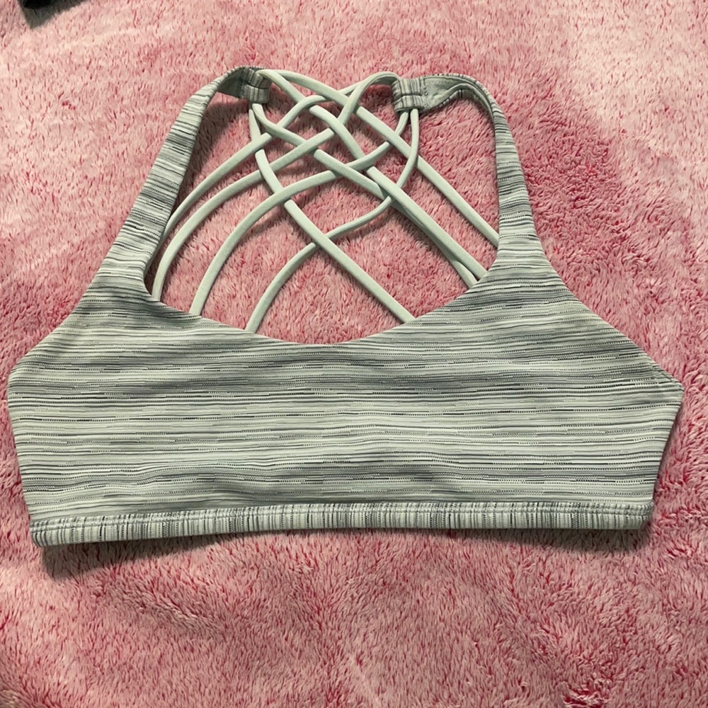 Lululemon sports bra